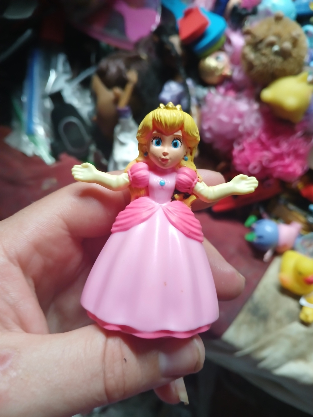 RINCESS PEACH SUPER MARIO BROS 3” ACTION FIGURE TOY (PRE-OWNED)